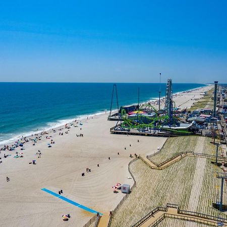 Boardwalk Hotel Charlee & Apartments Beach Hotel Oceanfront Seaside Heights Exteriör bild