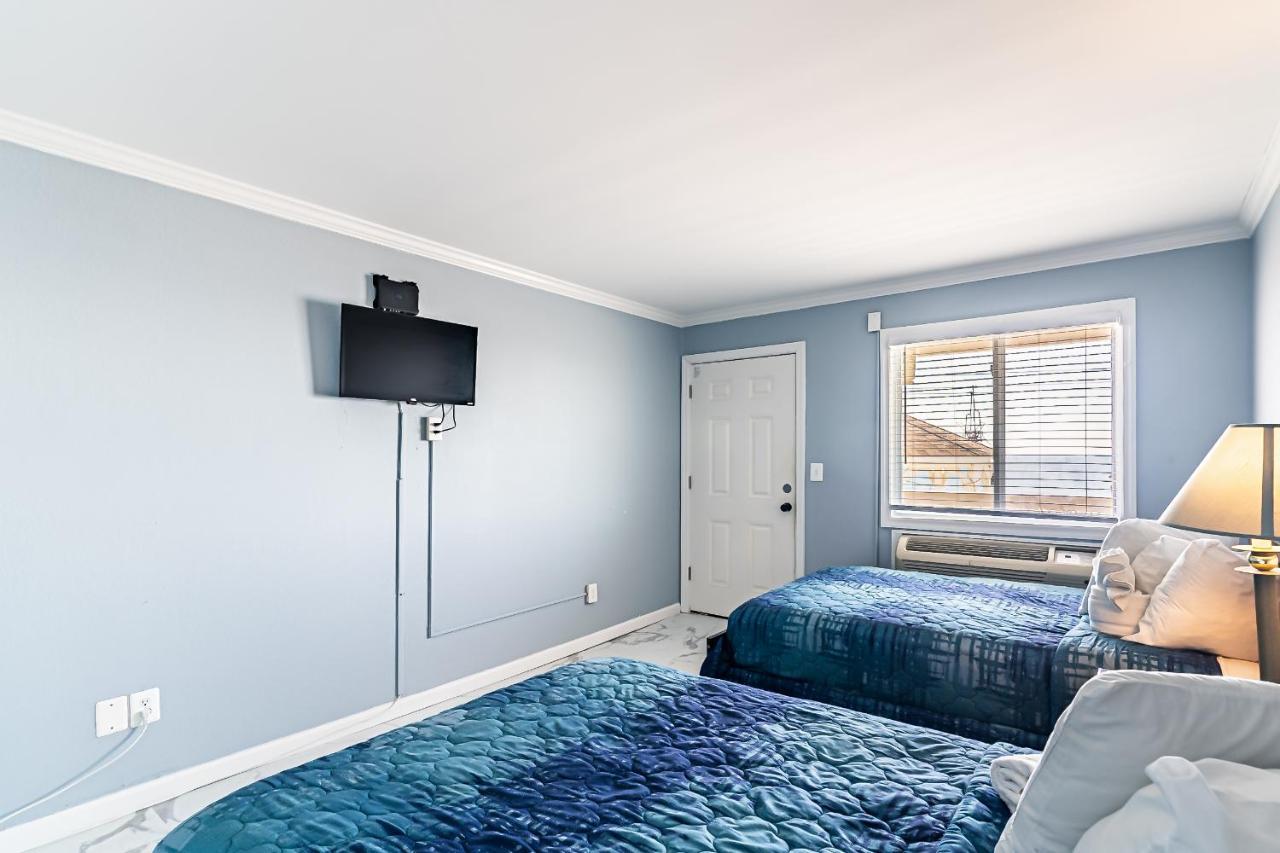 Boardwalk Hotel Charlee & Apartments Beach Hotel Oceanfront Seaside Heights Exteriör bild
