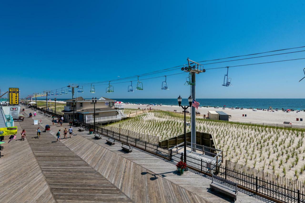 Boardwalk Hotel Charlee & Apartments Beach Hotel Oceanfront Seaside Heights Exteriör bild