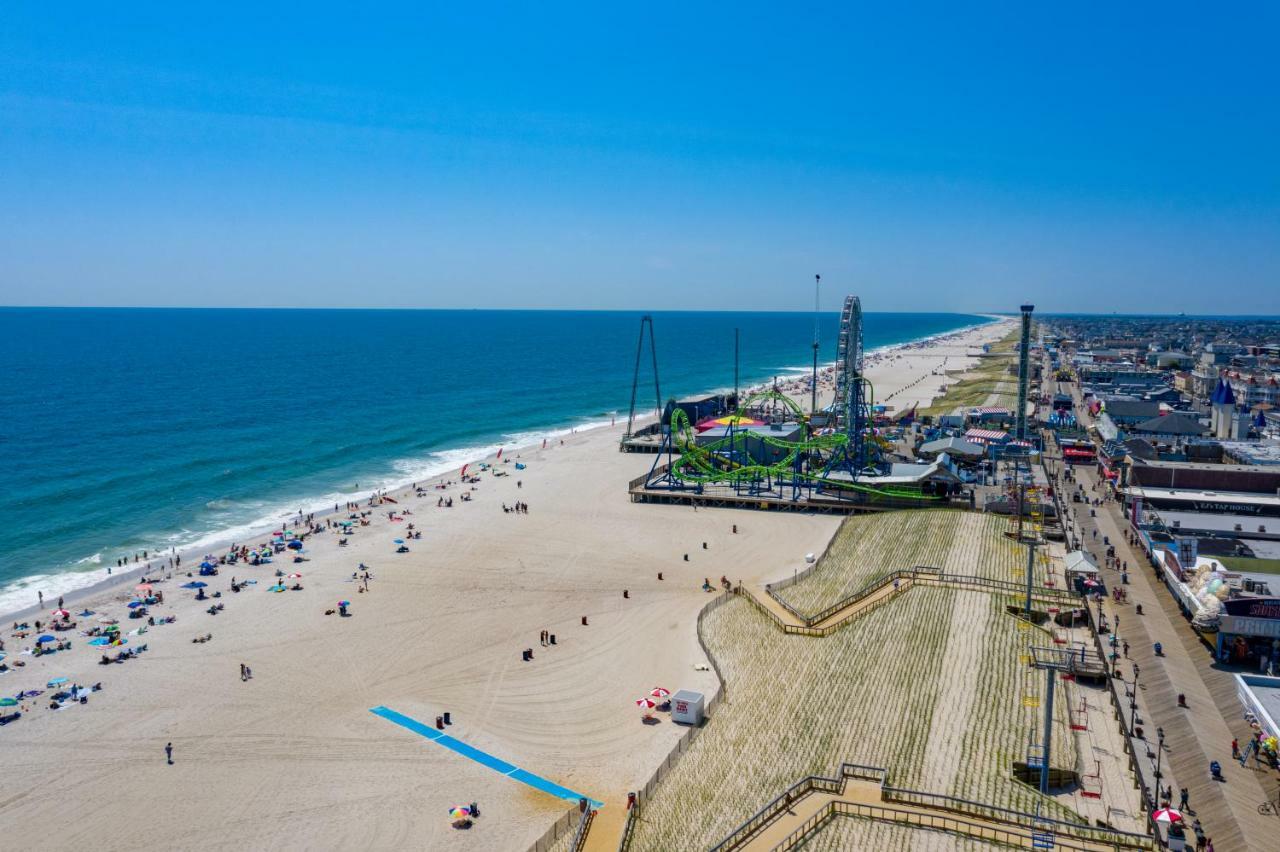 Boardwalk Hotel Charlee & Apartments Beach Hotel Oceanfront Seaside Heights Exteriör bild