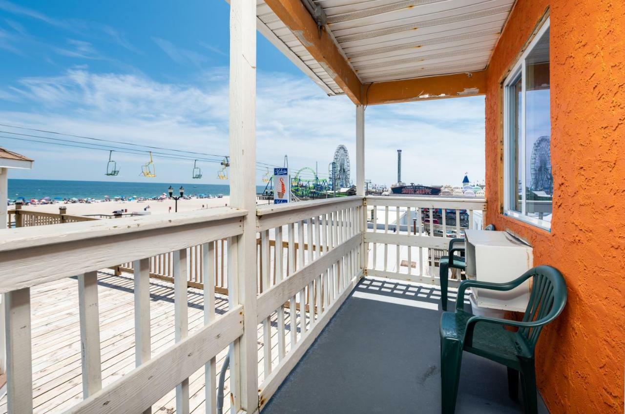 Boardwalk Hotel Charlee & Apartments Beach Hotel Oceanfront Seaside Heights Exteriör bild